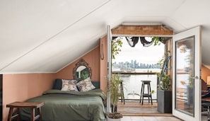 Iron/ironing board, WiFi (free), bed sheets - The Octopus Garden, One-of-a-Kind 2BR Float Home (North Vancouver)