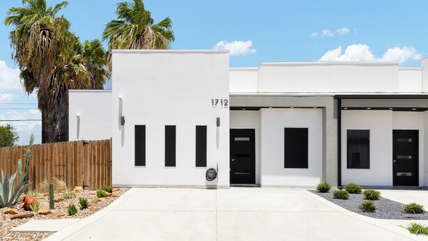 Unclassified image, 1 of 23, button - Vrbo Property (Mission)