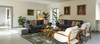 L'aile ouest de Gyldensteen – vue sur les douves