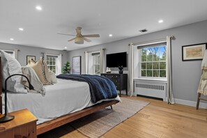 Unclassified image, 4 of 63, button - Massive Retreat Home by Overbrook Country Club Perfect for Wedding Parties (Bryn Mawr)