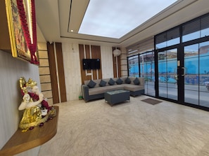 Lobby - OnlyStay Raas Inn (Vrindavan)