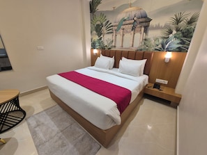Deluxe Double Room - OnlyStay Raas Inn (Vrindavan)