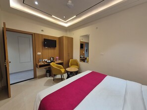 Deluxe Double Room - OnlyStay Raas Inn (Vrindavan)