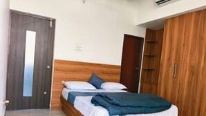 Deluxe Room, City View | WiFi (free) - Spoorthi Premium Suites (Mysuru)