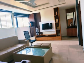 Deluxe Room, City View | Living area - Spoorthi Premium Suites (Mysuru)