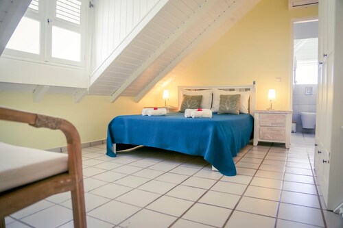 Villa Ladouchka 3 étoiles, loft créole jusqu'à 7 pers. Entre randos et plages.