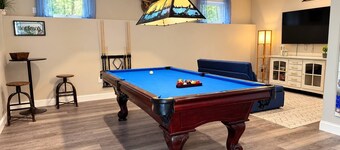 Lake View Retreat, Beach, Game Room, EV & Year-Round Fun