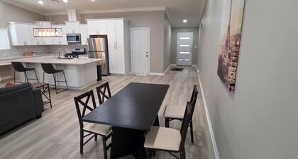 Spacious 4-bedroom house in soothing Riverside with AC