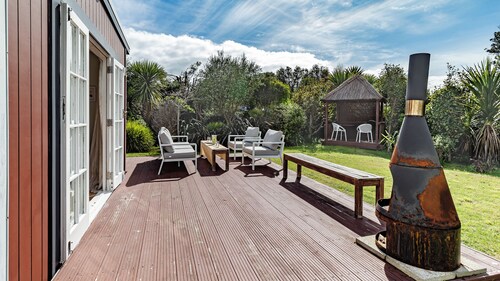 Tui Hollow - Kapiti Coast Holiday Home