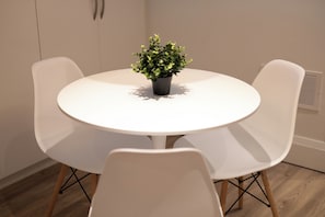 Dining - Nº577   – Private Boutique Garden Suite in the Annex, Steps to Bloor & Subway. (Toronto)