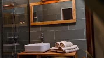 Double Room, Garden View | Bathroom