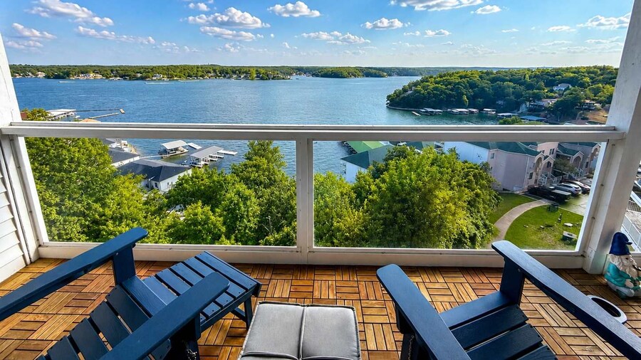Emerald Escape Lake Views