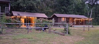 The Cabin at Lonesome Hollow in Peaceful Toone