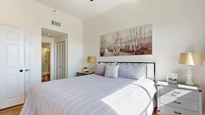 Room - Views for Miles 2 Bedroom 7th Floor Condo with Pool and Hot Tub Access (Sugar Mountain)