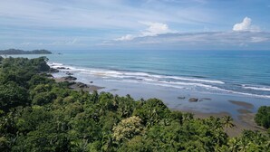 Unclassified image, 3 of 6, button - Upscale Tropical Retreat with Private Pool! (Savegre de Aguirre)