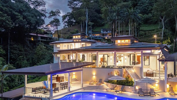 Utendørsbasseng