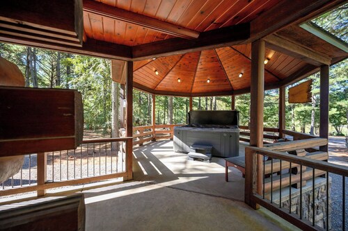 Castaway Lodge - Spacious Cabin With Private Rooms