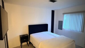 Unclassified image, 4 of 9, button - Peaceful 2-bedroom mobile home with AC in Davie (Davie)
