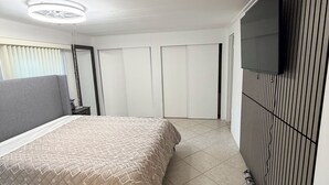 Unclassified image, 5 of 9, button - Peaceful 2-bedroom mobile home with AC in Davie (Davie)