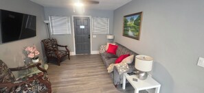 Living area - Tampa Home: 3-Bedroom Condo in Downtown, Near the Beach and Cruise Port (Tampa)