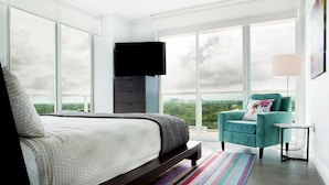 Interior - Private 2/2.5 bay View Apt. in Coconut Grove Hotel Includes Parking! (Miami)