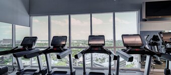 Deluxe Studio in Coconut Grove-city & Bay Views...includes Parking