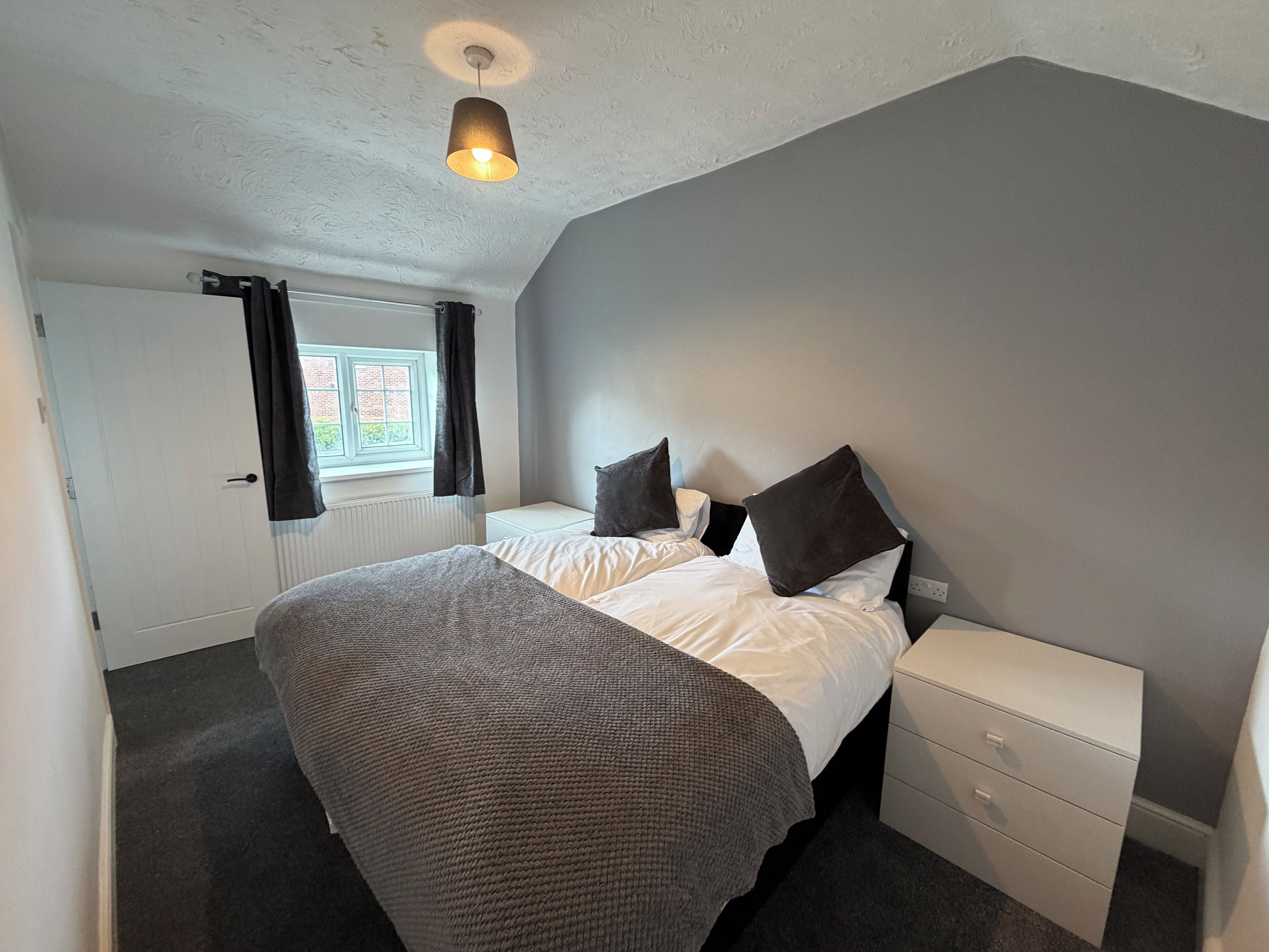 Iron/ironing board, WiFi (free), bed sheets