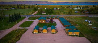#K305 Quail Cabin - AC, Fire Pit & BBQ!