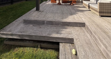 Kiwiana themed bach, perfect for family getaways or a retreat near the beach!