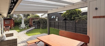 Kiwiana themed bach, perfect for family getaways or a retreat near the beach!