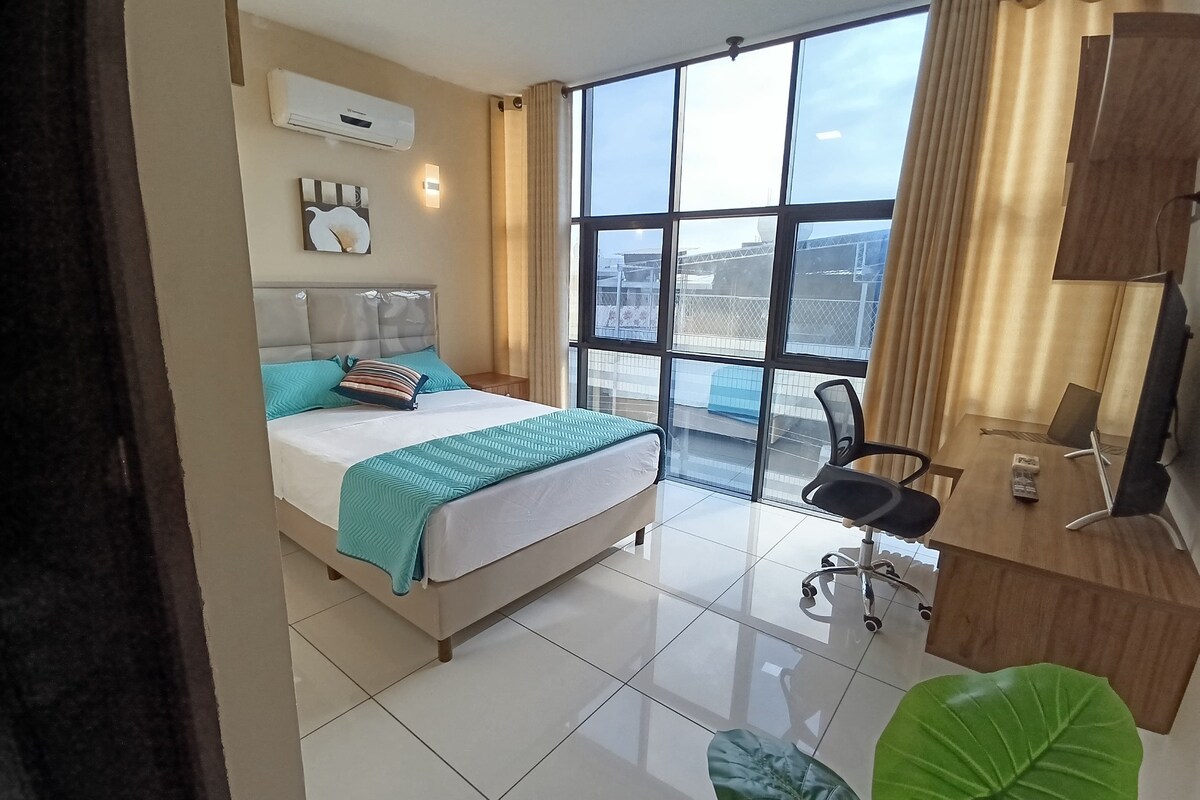 Comfort-Doppelzimmer, Terrasse | Schreibtisch, laptopgeeigneter Arbeitsplatz, kostenloses WLAN