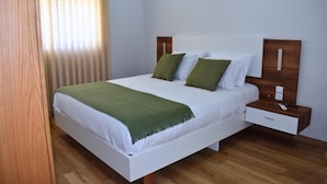 Quarto casal standard, vista para a cidade | Wi-Fi de cortesia