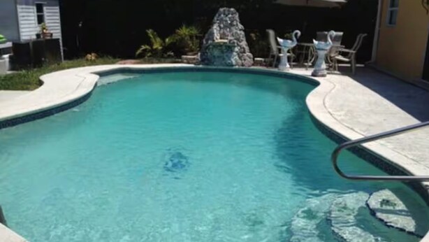 Pool - Tamiami Guest House- Studio #1 with pool (Miami)