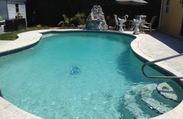 Pool - Tamiami Guest House- Studio #1 with pool (Miami)