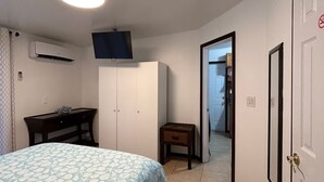 Unclassified image, 3 of 10, button - Tamiami Guest House- Studio #2 with pool (Miami)
