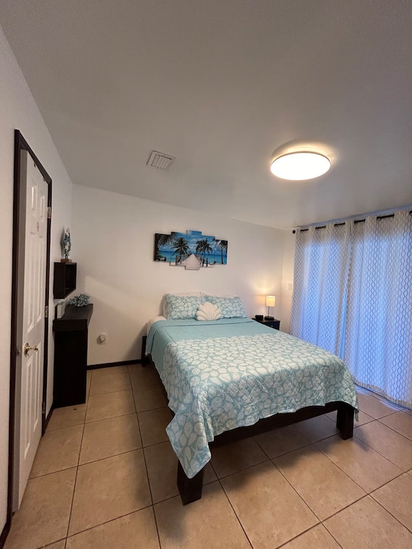 Room - Tamiami Guest House- Studio #2 with pool (Miami)