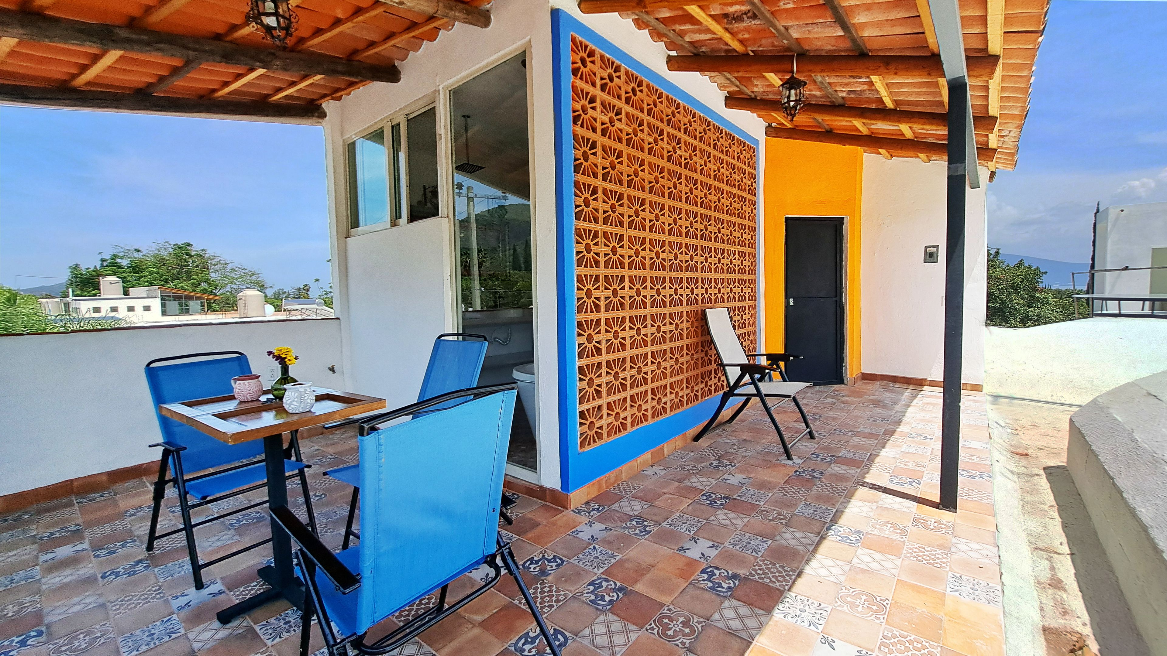 Classic Suite, Lake View | Outdoor dining