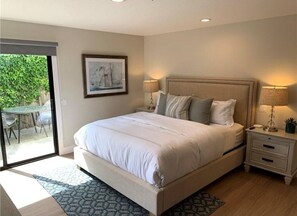 Room - 2BR/2BA Pet-friendly Short Walk to Beach! (San Clemente)