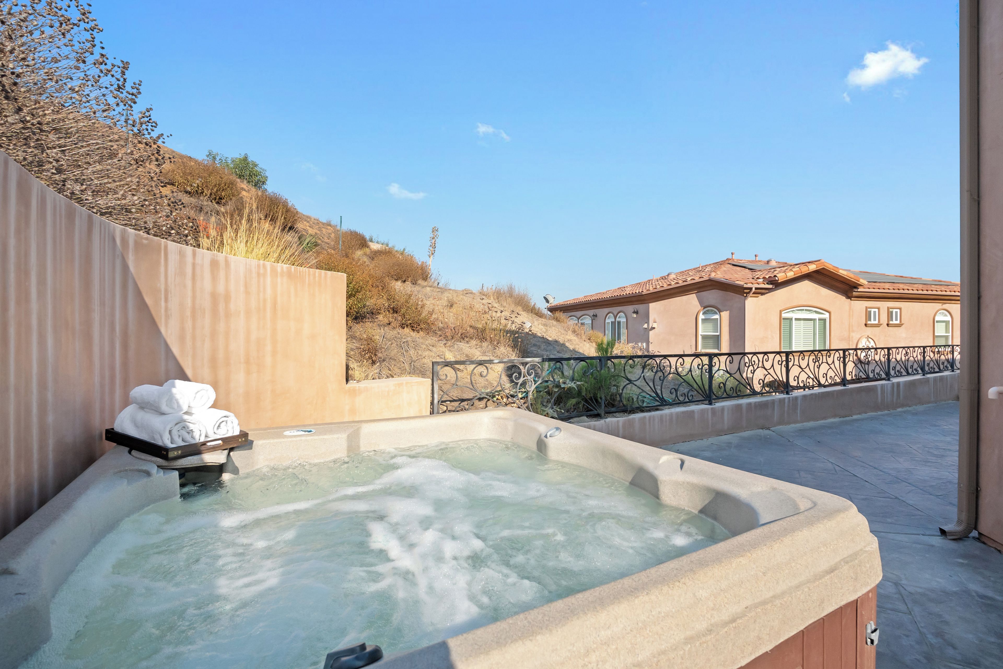 Outdoor spa tub