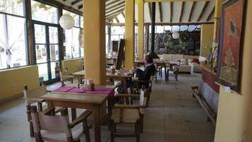 Double Room, Mountain View | Dining