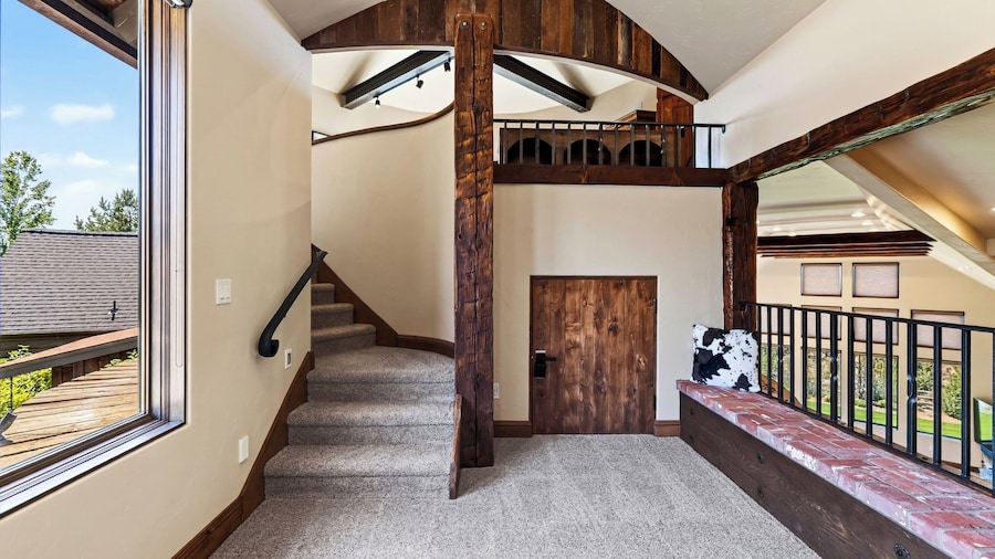 The Water Tower House by Avantstay Tower Card Room + Casita + Game Room Panoramic Cascade Views