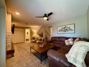 Living area - The River House (Bismarck)