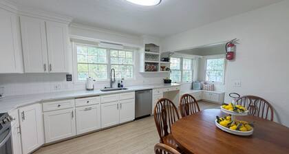 Charming Country Home / Sleeps 10 / 90 Minutes to Yellowstone
