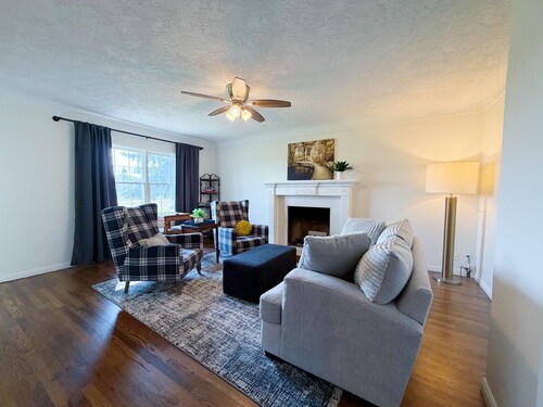 Charming Country Home / Sleeps 10 / 90 Minutes to Yellowstone