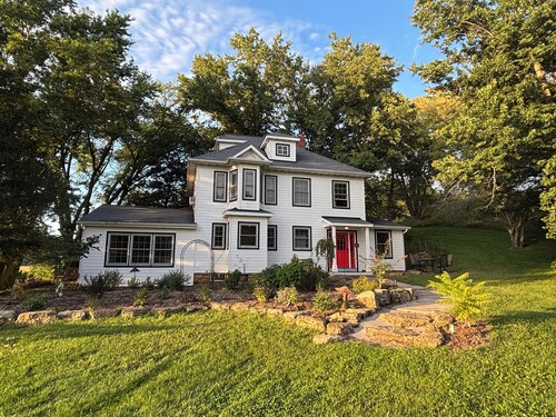 Relax and Enjoy the Driftless in a charming renovated Farmhouse on 24 ac