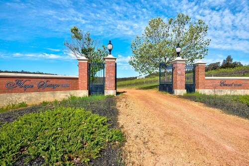 Hope Springs Farm - Cabernet Room