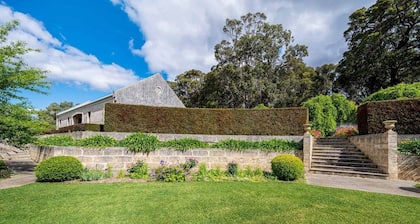 Hope Springs Farm - Shiraz Room