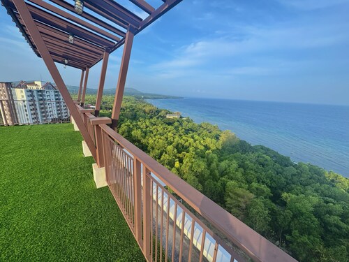 Royal Oceancrest Panglao 1