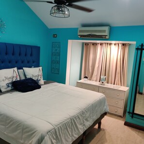 Room - Searenity Beachfront View Hotel Apartment #29 Ocho Rios (Ocho Rios)
