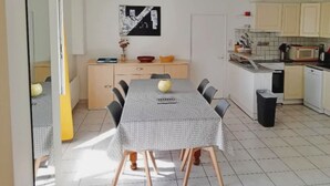 Dining - Country house, pets allowed - 7 guests (Hambers)